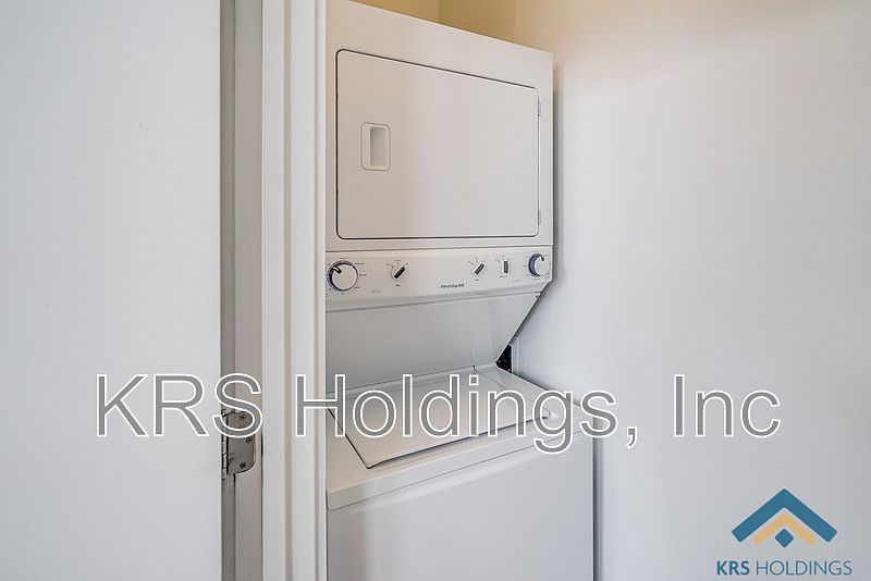 1st image of 141 E Wythe St #B