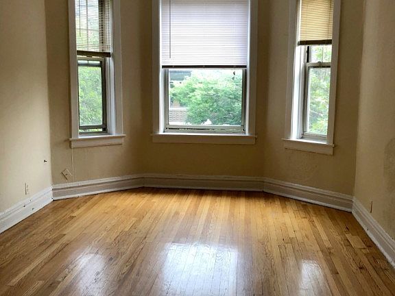 5th image of 550 W Aldine Ave #560S2
