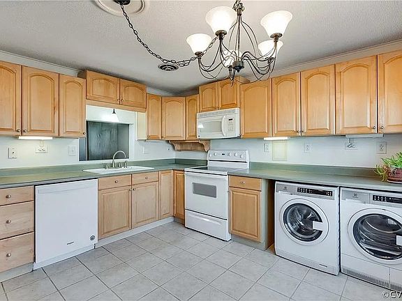 4th image of 9645 Greenmeadow Cir