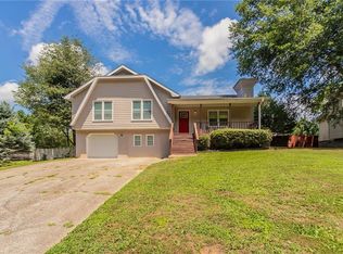 3877 Trenton Dr, Snellville, GA 30039