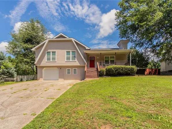 3877 Trenton Dr, Snellville, GA 30039