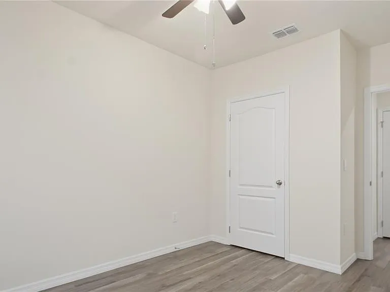 1311 Tallowwood Ln — Photo 31
