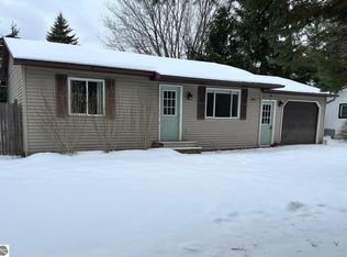 6396 N Reynolds Rd, Lake Ann, MI 49650