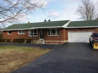 31 Plant Rd, Halfmoon, NY 12065