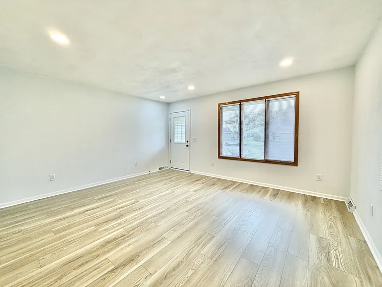 1124-1126 Brown Dr #1124 — Photo 4