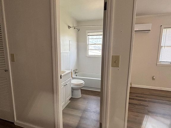 3rd image of 659 7th St