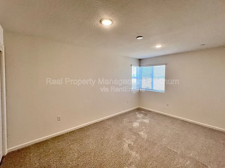 2059 N Wagon Ln — Photo 14