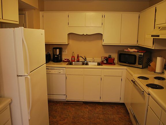 3rd image of 4312 Edith Ln APT B