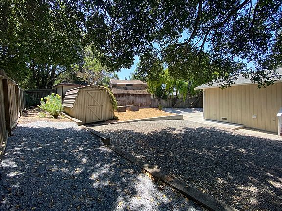 4th image of 14 Grandview Ave