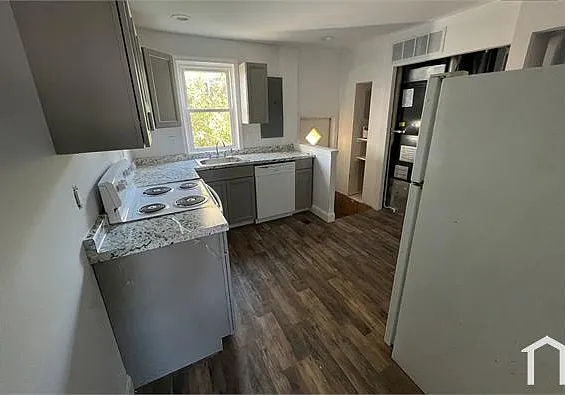 319 Pine St — Photo 3