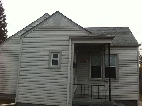 23408 Vassar Ave photo 1