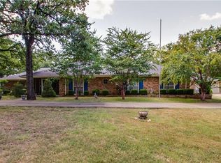 100 S Briaroaks Rd, Burleson, TX 76028