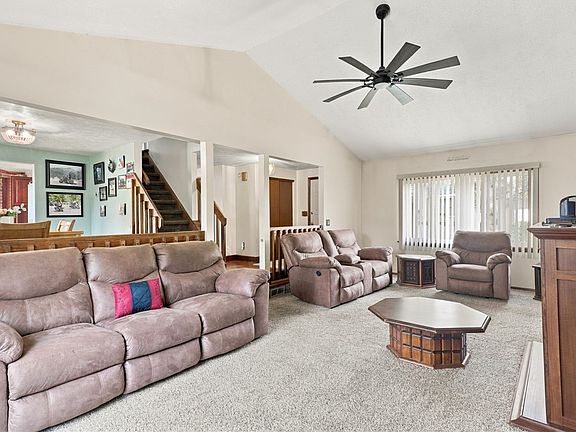 5th image of 22 Charter Cir