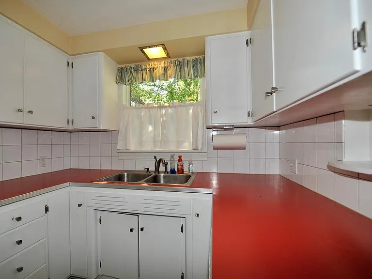 1223 E Saint Maries Ave — Photo 13