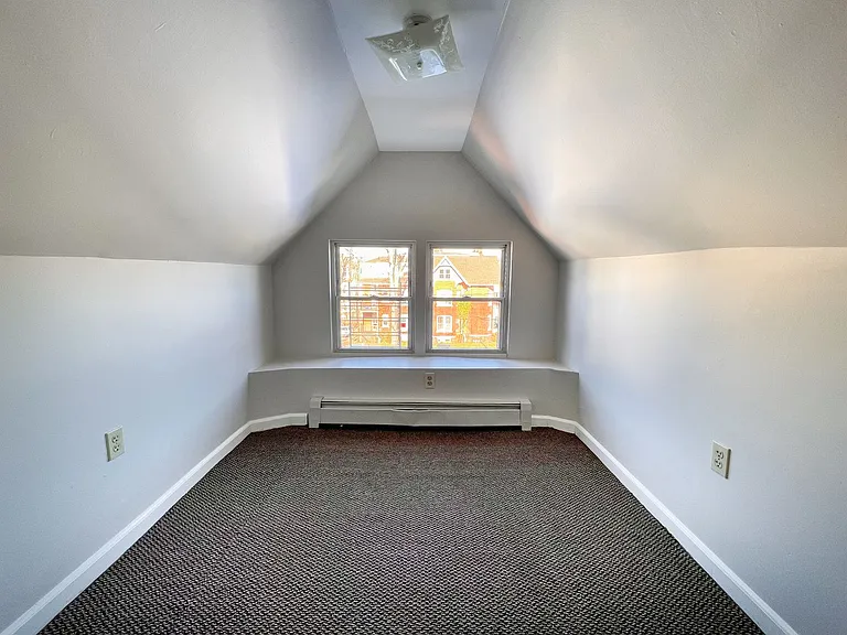 207 Wethersfield Ave — Photo 10