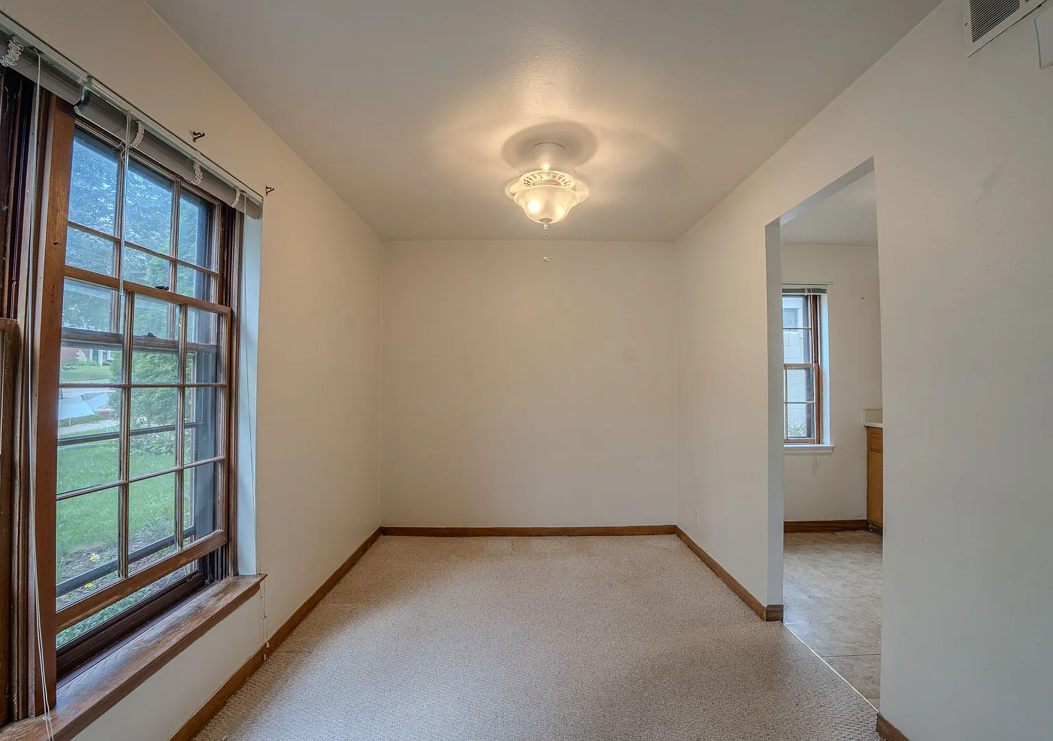 4204 N Olsen Ave — Photo 3
