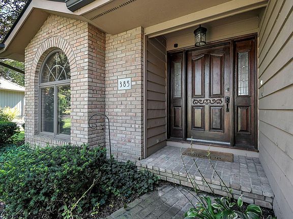 2nd image of 385 Lake Shore Dr W
