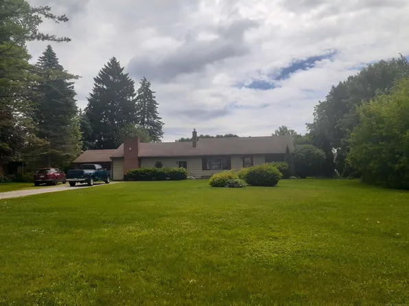 49900 Jefferson Ave, Chesterfield, MI 48047
