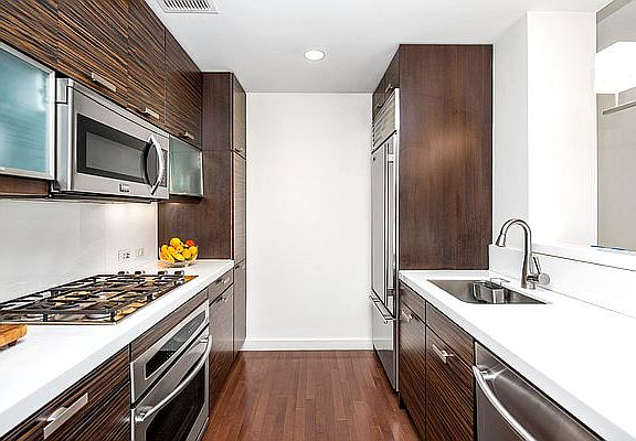 3rd image of 225 E 34th St APT 11G