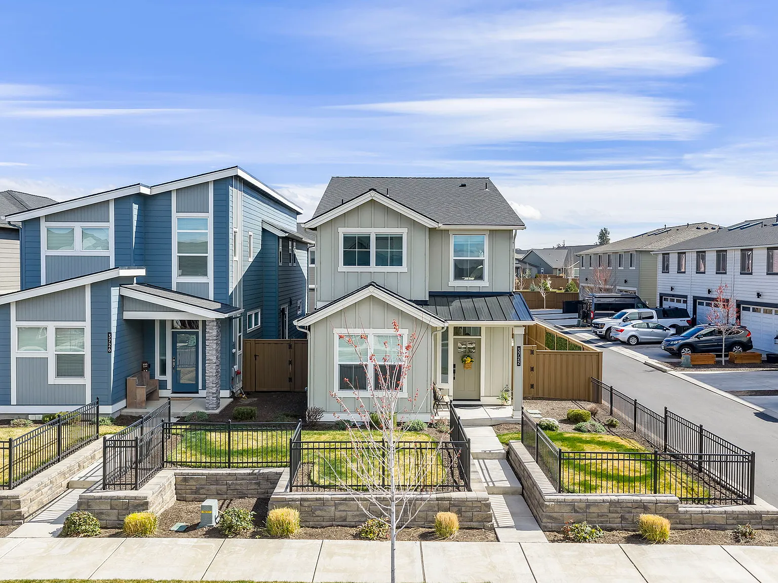 3 bed, 2.5 bath, 1921 sqft, $3,750 — Photo 3