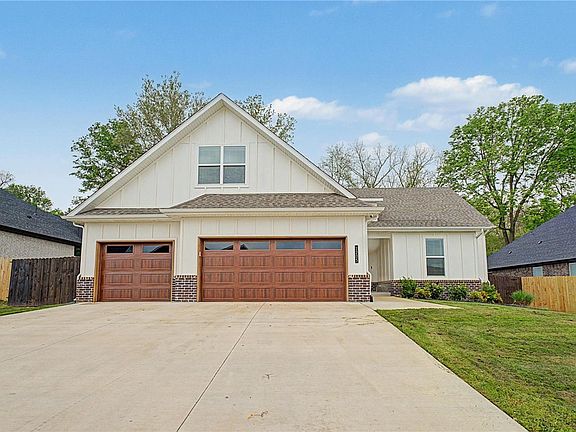 3rd image of 1205 Bunker Dr