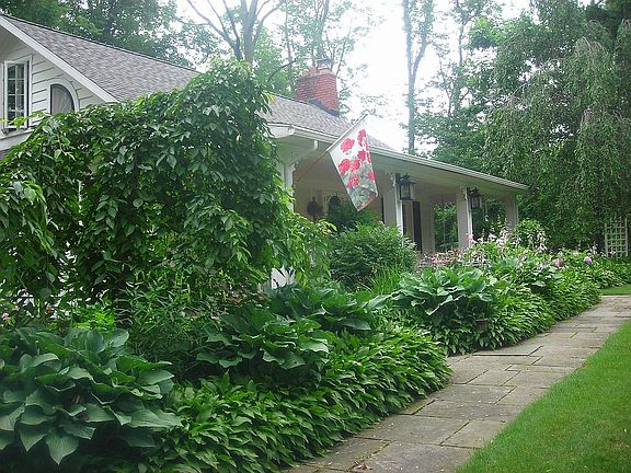STRAWBERRY COTTAGE