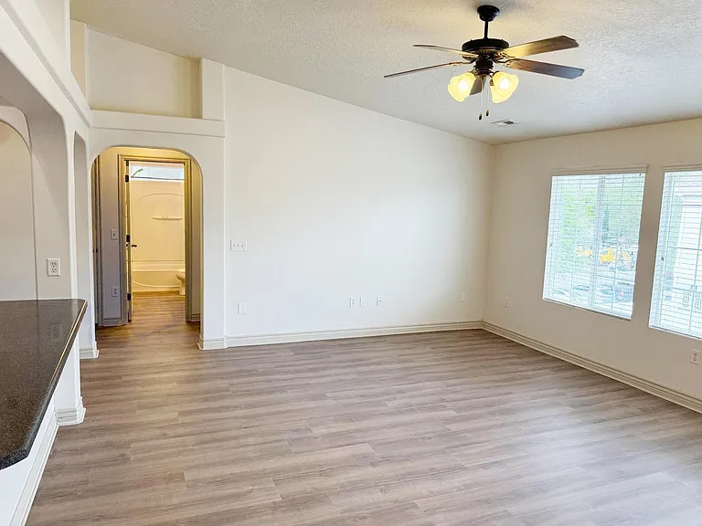 1261 W Dallin Dr #P302 — Photo 4