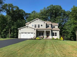 4 Dhara Ct, Ballston Lake, NY