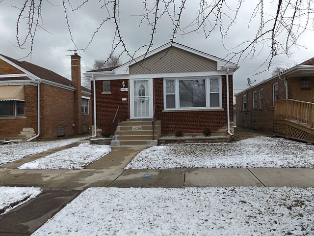 1st image of 10029 S Hoxie Ave