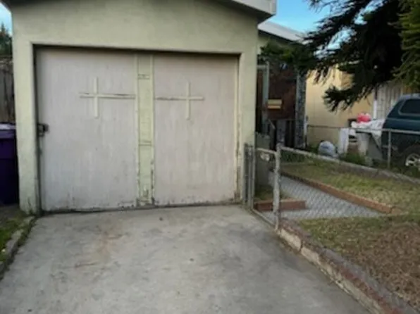 1547 W Cameron St, Long Beach, CA 90810
