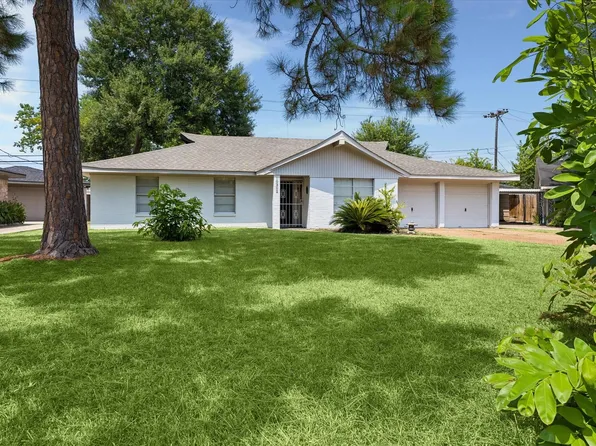 10302 Willowisp Dr, Houston, TX 77035