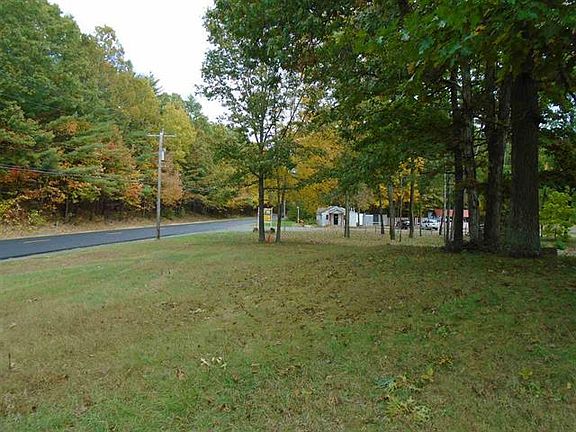 5th image of 588 Lake Ave