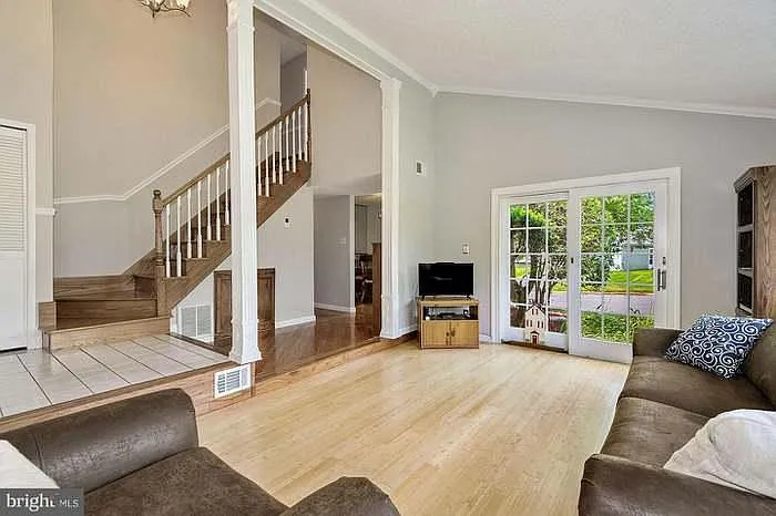 100 Elm Tree Ln — Photo 13