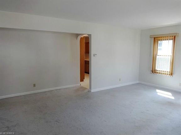 5th image of 1554 Onondago Ave