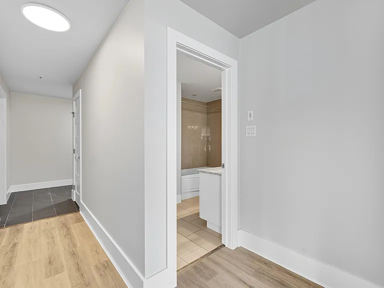 15 Kings Wharf Pl #602 — Photo 5