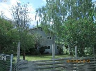 102 Rust Ln, Myrtle Creek, OR 97457