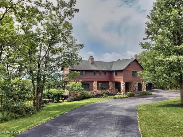 16 Highwoods Rd, Wyoming, PA 18644