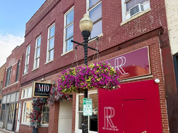 31-33 W New York St #B