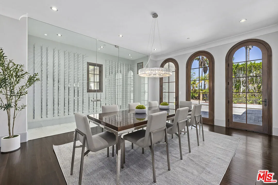 5 bed, 8.0 bath, 7095 sqft, $35,000 — Photo 4