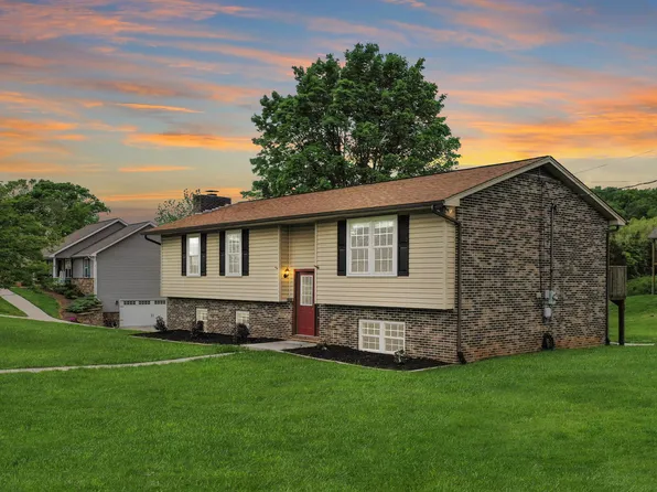 8913 Knowland Ln, Corryton, TN 37721