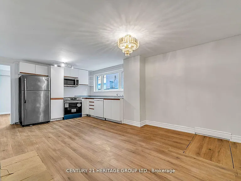 31 Larabee Cres #BASEMENT — Photo 13