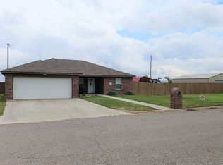 2720 Seminole Dr, Pampa, TX 79065