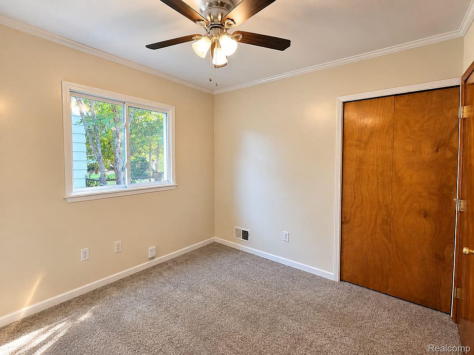6793 Prospect Ave, photo 11