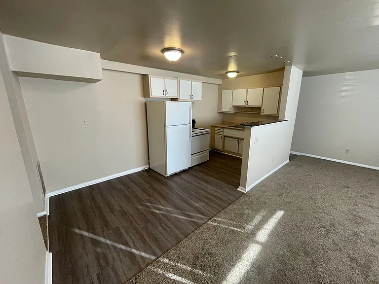 60 - ADDISON APARTMENTS — Photo 6