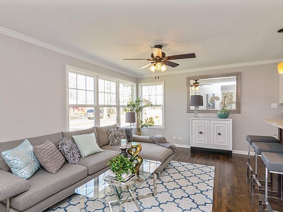 Kitchen / Living Room