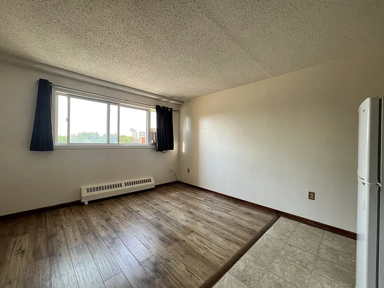2249 Cornwall St — Photo 22