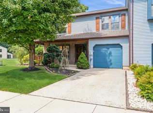 11 Deborah Ct, Robbinsville, NJ 08691