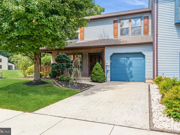 11 Deborah Ct, Robbinsville, NJ 08691
