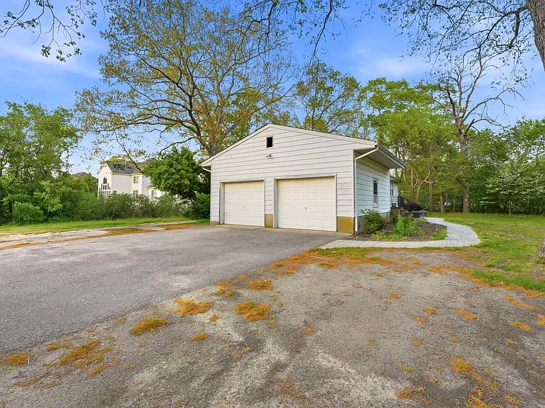 1116 N Maple Ave — Photo 23