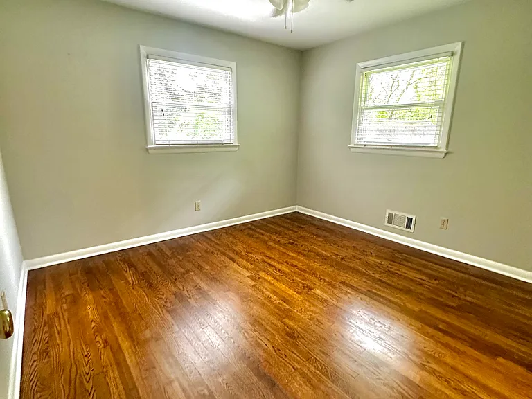 207 Ash Ln — Photo 12